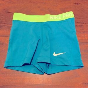 Like New: Nike Pro Dri Fit Compression Shorts 3”